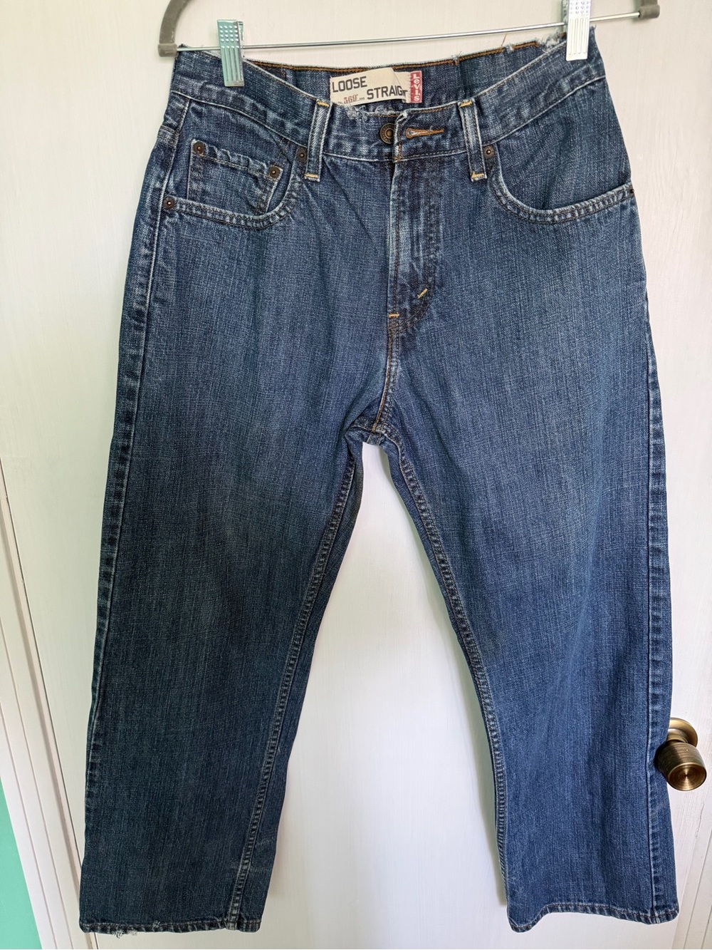 Levi's Men's Relaxed Straight Jeans in Medium Blue